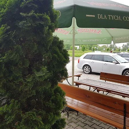 Hotelik Pod Baranami Siechnice ภายนอก รูปภาพ