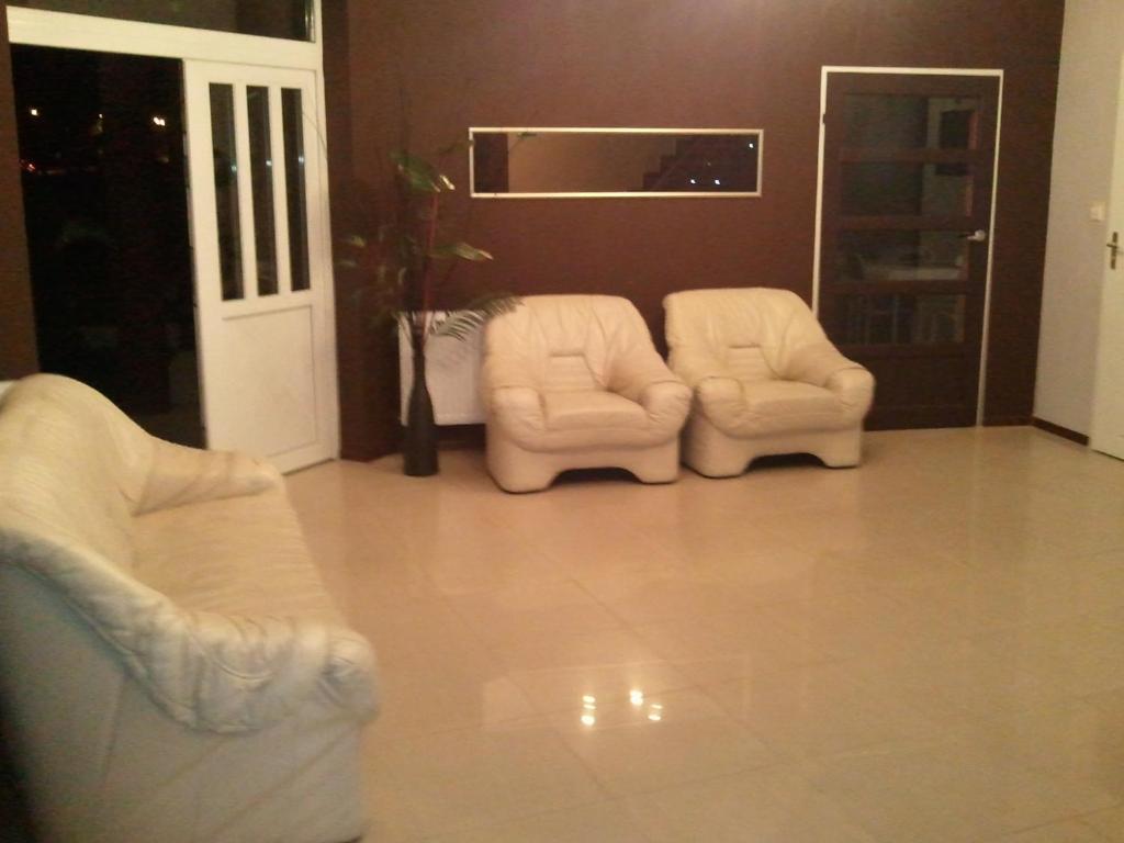 Hotelik Pod Baranami Siechnice ภายนอก รูปภาพ